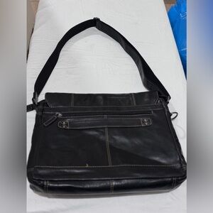 JACK GEORGES Sleek Black Leather Messenger Bag for Men
